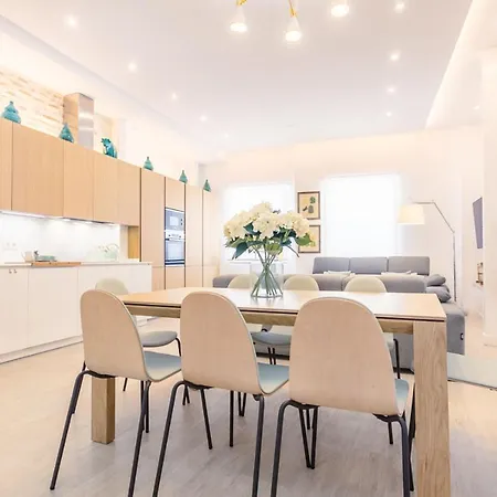 Espectacular Casa De 6 Dormitorios, 7 Banos Y 2 Terrazas بيت للعطل إشبيلية