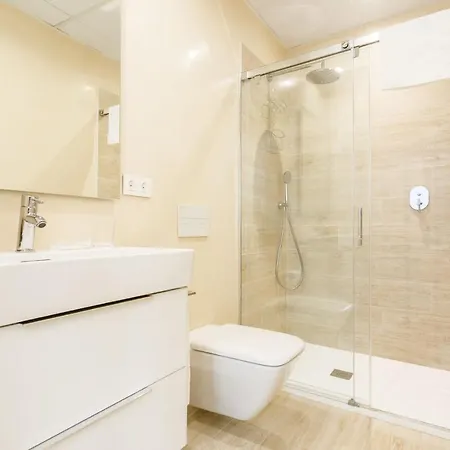 Espectacular Casa De 6 Dormitorios, 7 Banos Y 2 Terrazas إشبيلية
